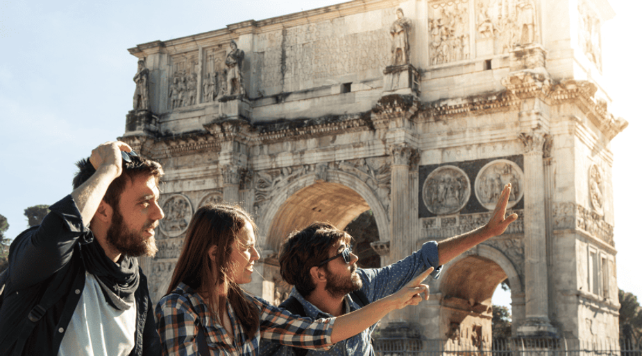 What to Choose? Free Tour vs. Tour with a Guide